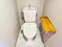 トイレ　温水シャワー付きトイレでいつでも快適です。