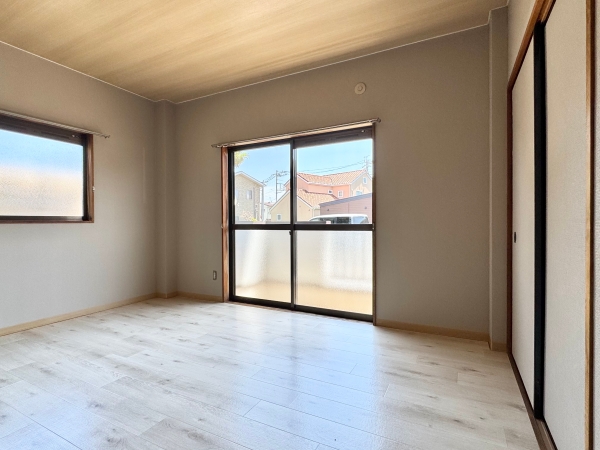 居室・リビング　明るい洋室です。