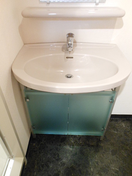 洗面設備　※別部屋の参考写真です。