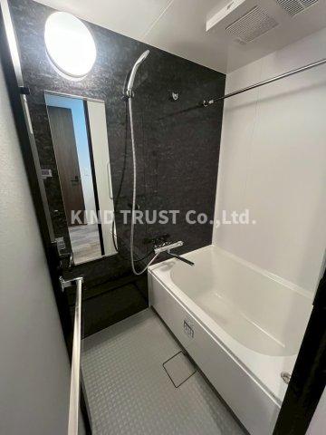 バス・シャワールーム　コンパクトで使いやすいお風呂です