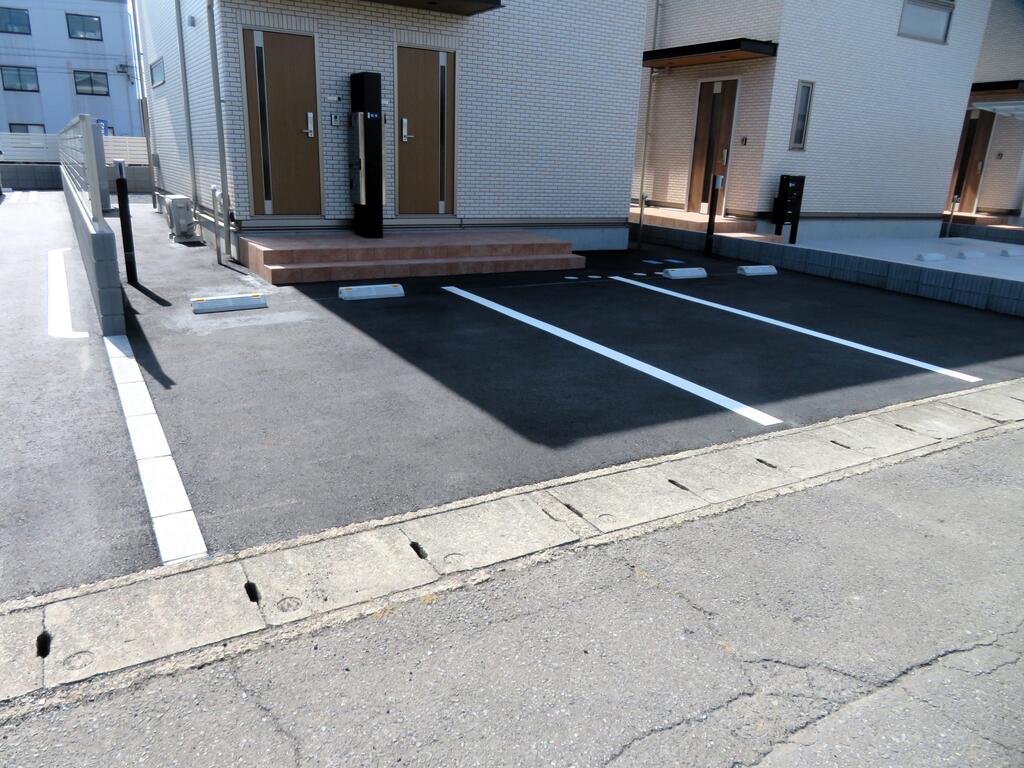 駐車場　駐車場1台付き！お早めに！！