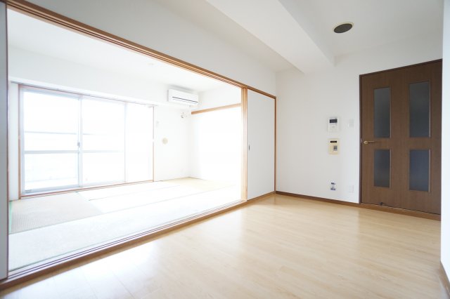 居室・リビング　※同物件・同タイプの写真です。