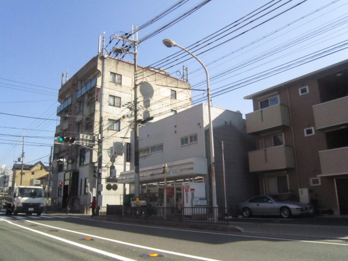 コンビニ　100円ローソン（コンビニ）まで950m