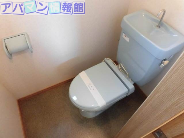 トイレ　温水洗浄便座に入替済