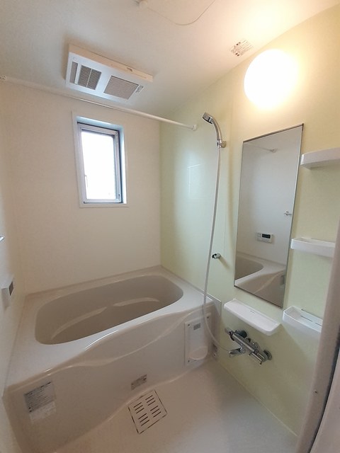 バス・シャワールーム　追い焚き、浴室乾燥機完備してます