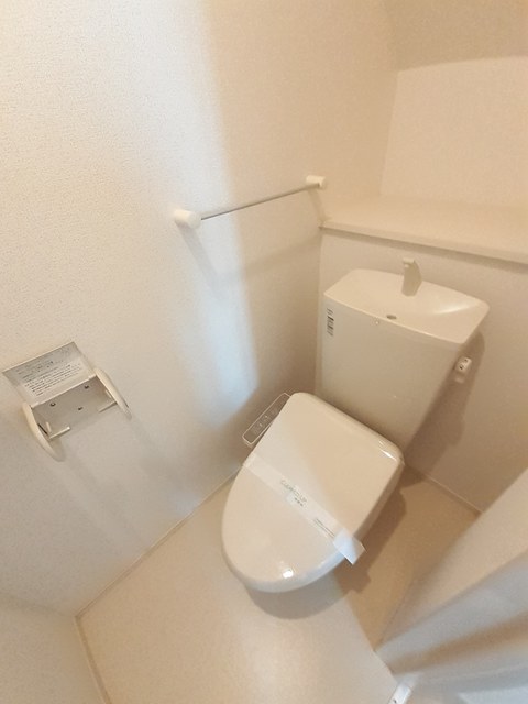 トイレ　温水洗浄便座付き