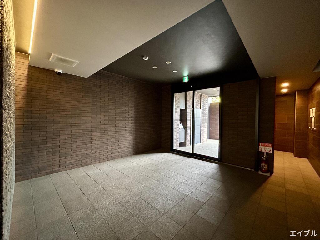 エントランス　写真は別号室になります