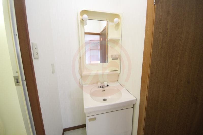 洗面設備　朝の身支度には欠かせない独立洗面化粧台