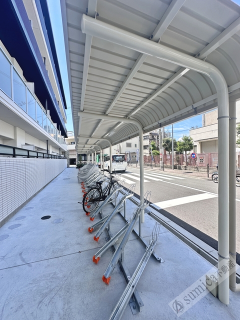 駐車場　屋根付き駐輪場で雨の日も安心♪