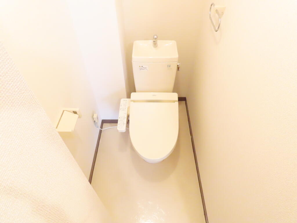 トイレ　温水洗浄便座付