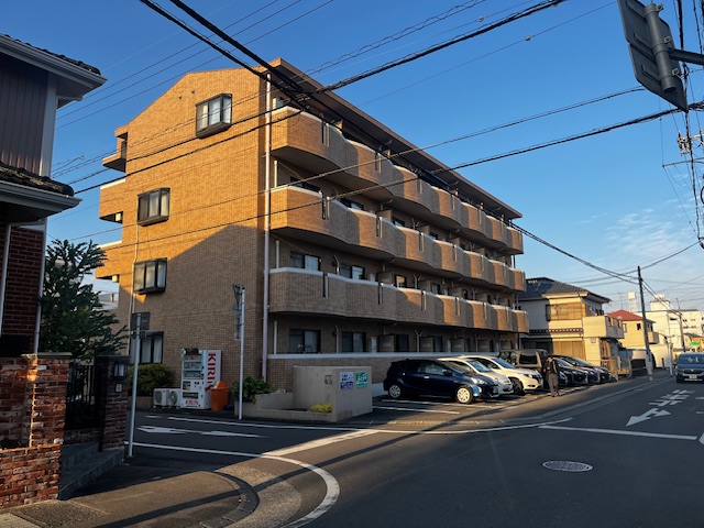 建物外観　４階建マンション