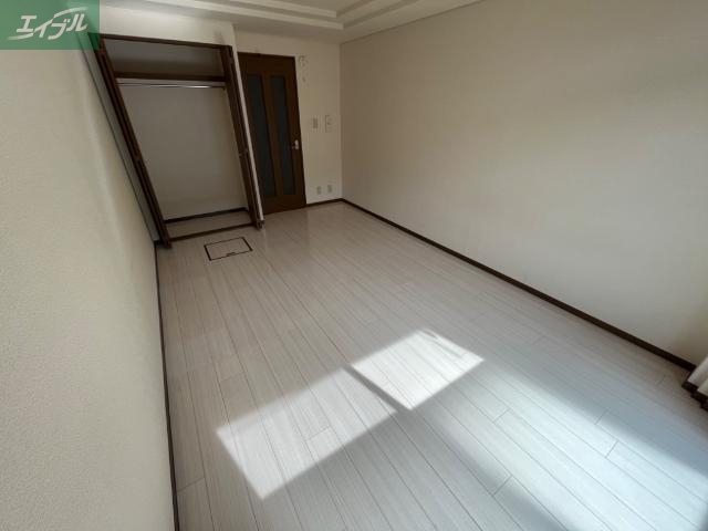 居室・リビング　室内