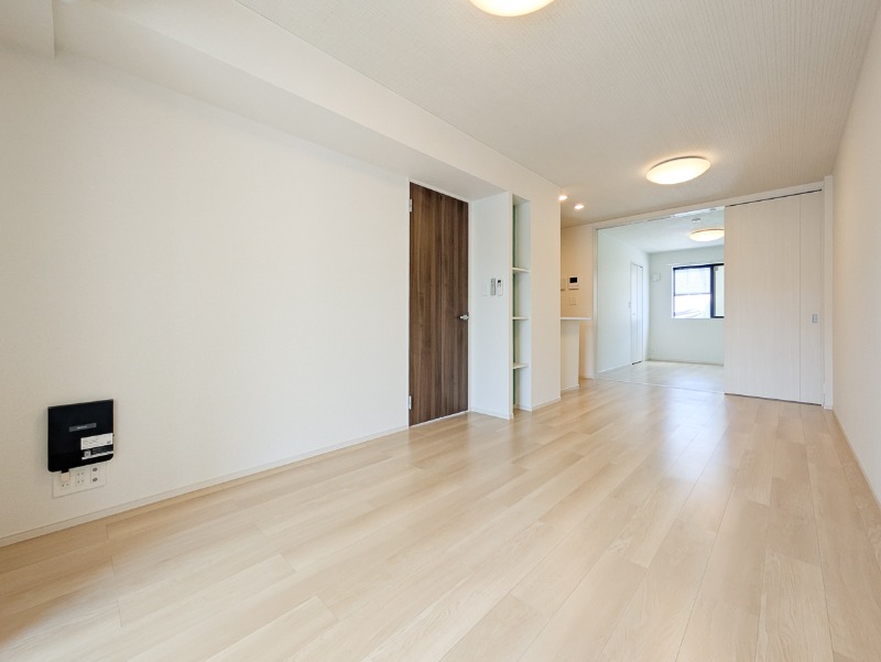 居室・リビング　図面と現状に相違がある場合には現状を優先