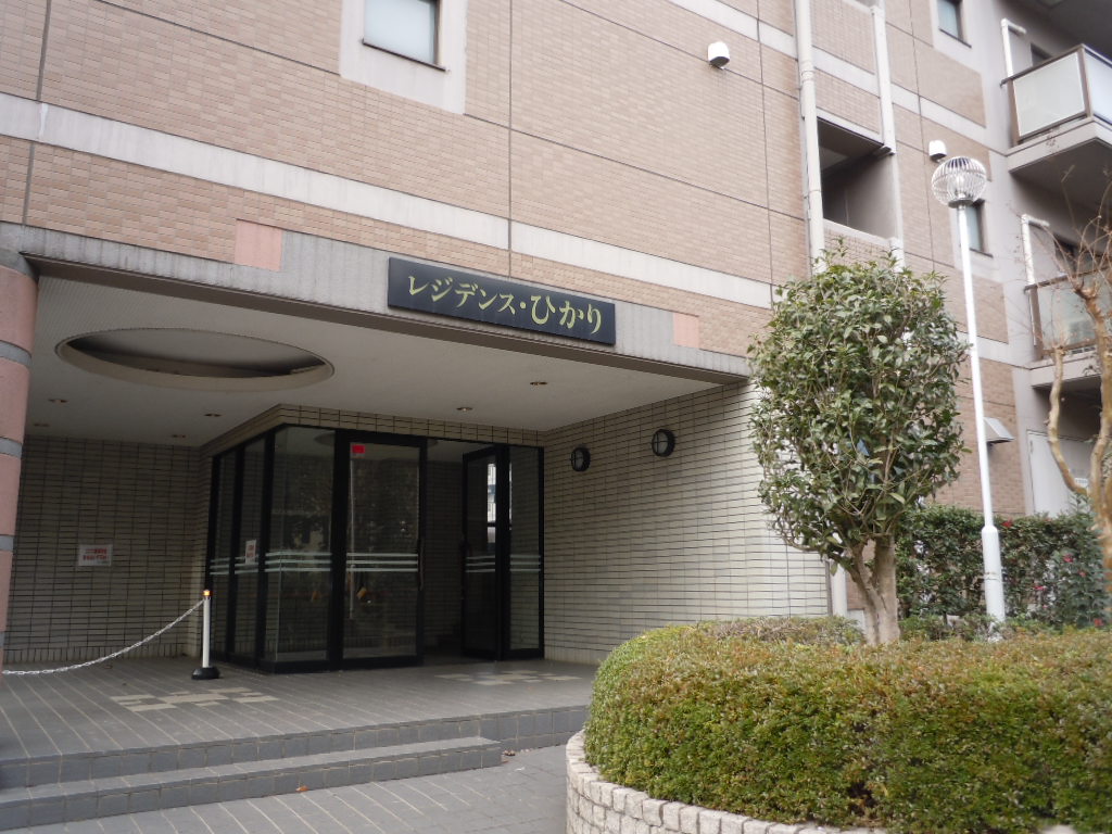 玄関　大学会館前ですよ