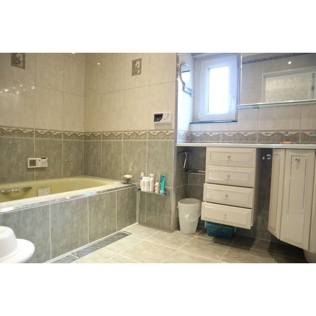 バス・シャワールーム　バス・シャワールーム