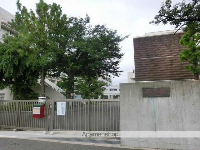 中学校　狛江市立狛江第二中学校（中学校）まで161m