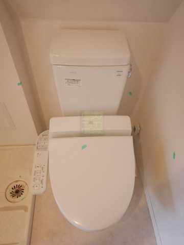 トイレ　ムーブメンツ西早稲田　別部屋の写真です