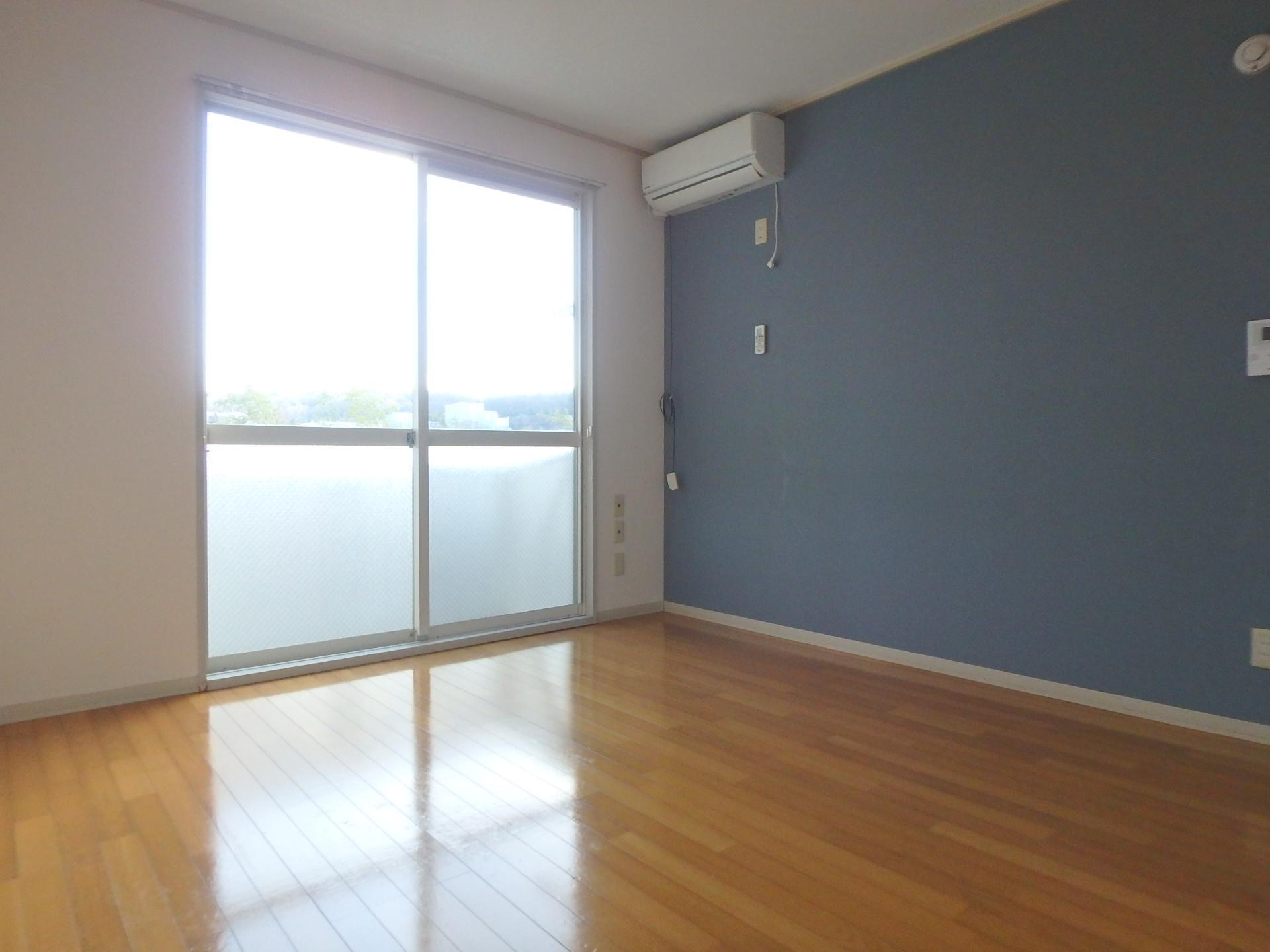 居室・リビング　南向きのお部屋です