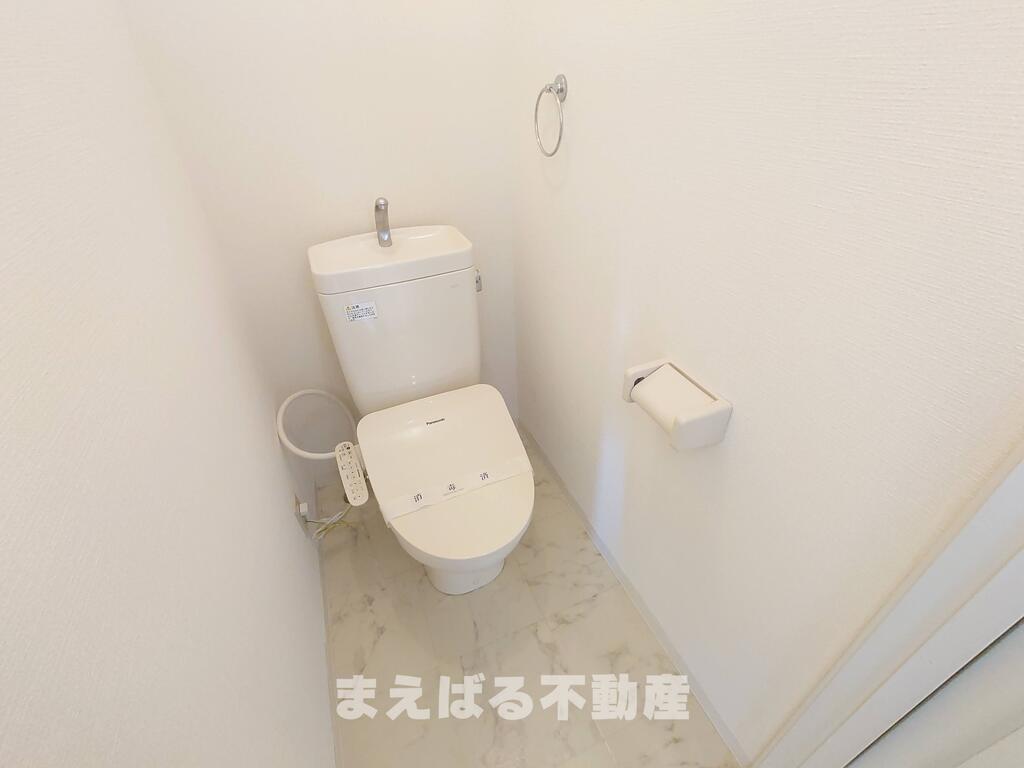 トイレ　温水洗浄便座