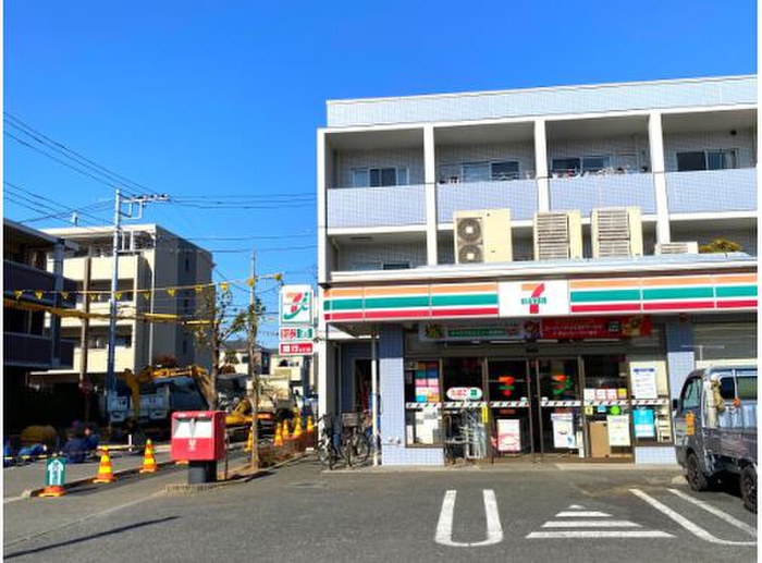 コンビニ　セブンイレブン　矢野口中央店（コンビニ）まで750m