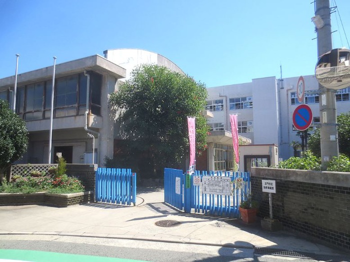 小学校　甲陽園小学校（小学校）まで570m