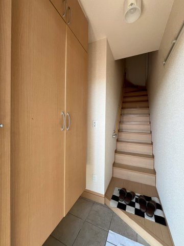 玄関　落ち着いた玄関です