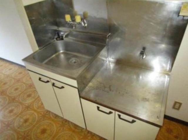 キッチン　反転部屋参考写真です。