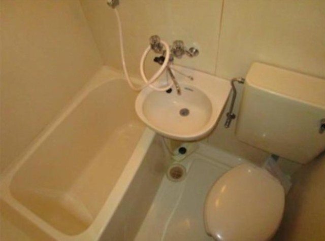 バス・シャワールーム　反転部屋参考写真です。