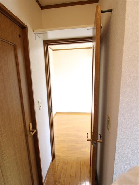 その他　松山市古三津　サンコーポＫＹ　廊下