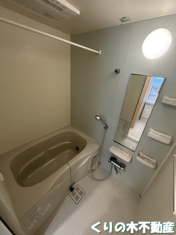 バス・シャワールーム　コンパクトで使いやすいお風呂です