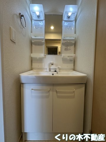 洗面設備　脱衣スペースもあります