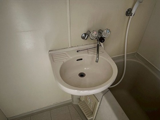 洗面設備　※別部屋の写真です