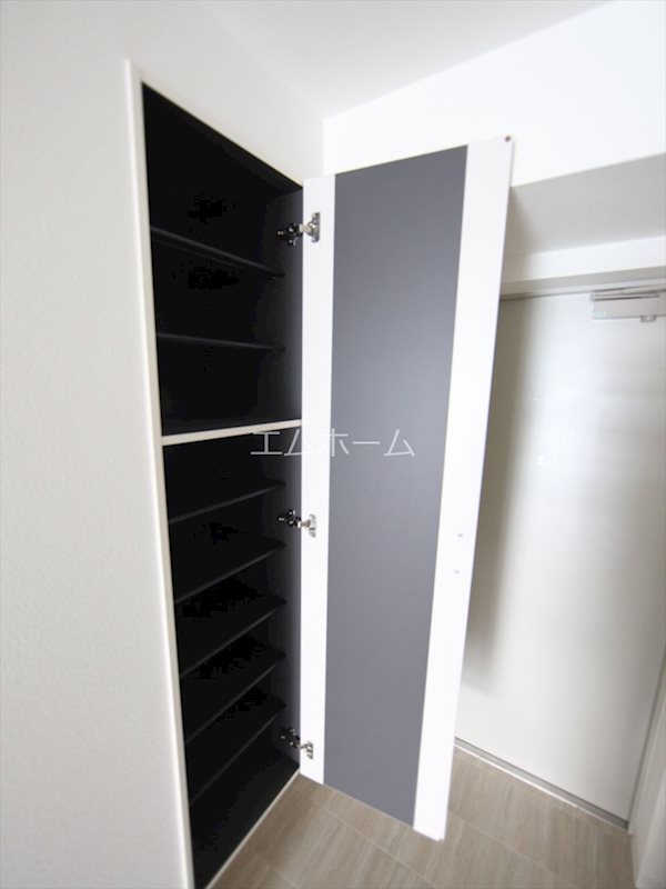 玄関　玄関　シューズボックス