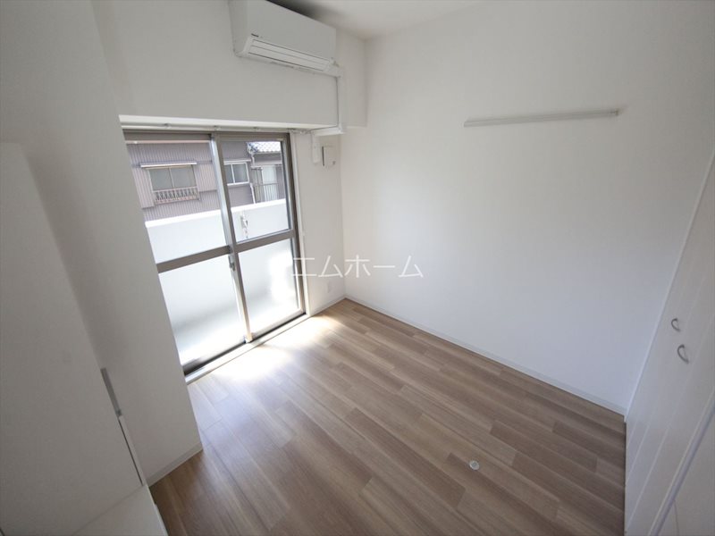 バルコニー　洋室6.2帖　クローゼット　エアコン