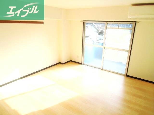 居室・リビング　陽当たり良好