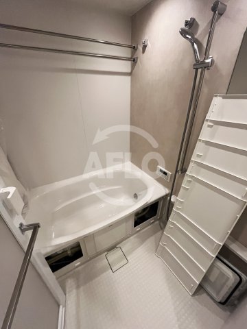 バス・シャワールーム　コンフォリア・リヴ博労町一丁目Q　浴室