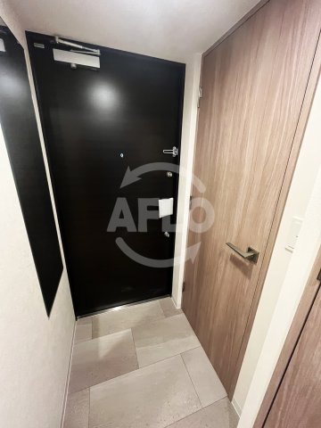 玄関　コンフォリア・リヴ博労町一丁目Q　玄関