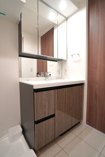洗面設備　※写真は同タイプ住戸です。
