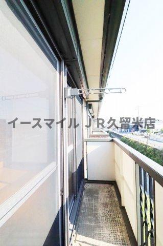 バルコニー　暖かな日差しのふりそそぐバルコニー