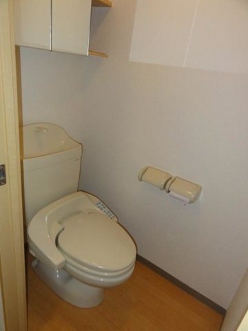 トイレ　※同タイプ別居室のお写真です。