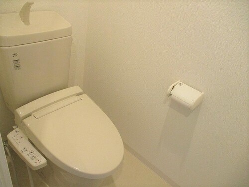 トイレ　温水洗浄便座