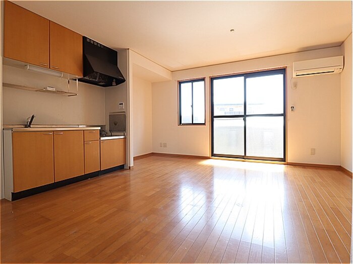 居室・リビング　リビング全景