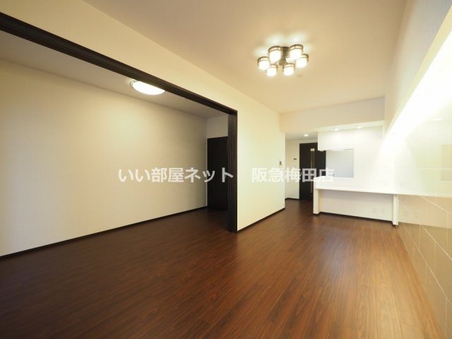 居室・リビング　同シリーズ別部屋仕様写真となります。