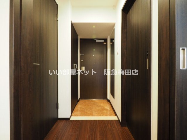 玄関　同シリーズ別部屋仕様写真となります。