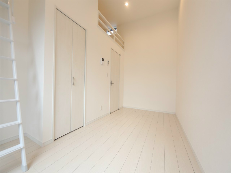 居室・リビング　洋室6.5帖　ロフト5.6帖（収納でもお部屋でも使えます）