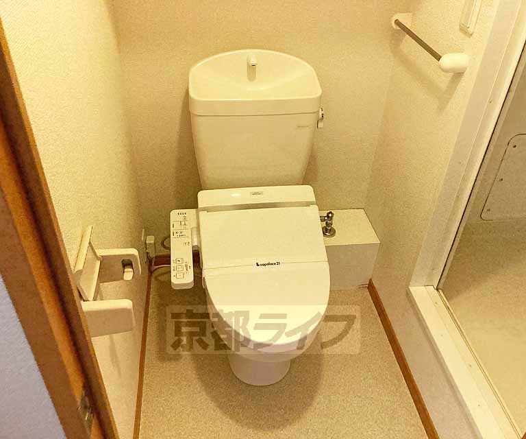 トイレ　ウォシュレット付きです・