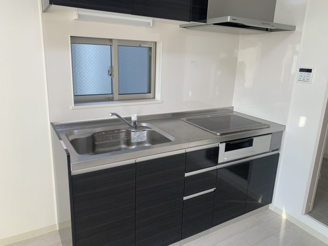 キッチン　写真は同物件別部屋のものです。