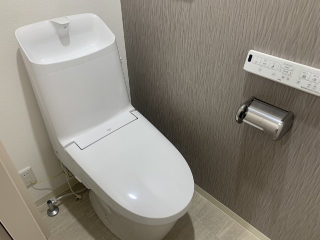 トイレ　写真は同物件別部屋のものです。