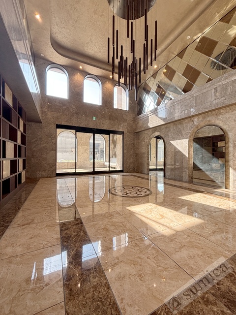 ロビー　バブルを彷彿とするリッチなエントランスがお出迎え♪♪