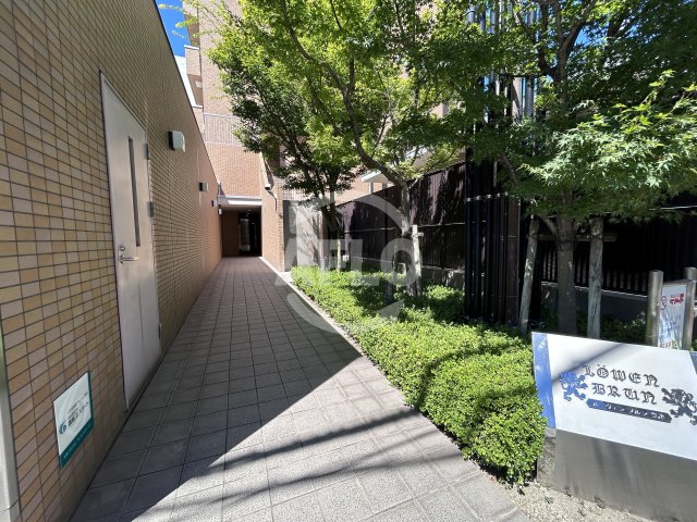 エントランス　ルーヴェンブルン豊津　エントランス